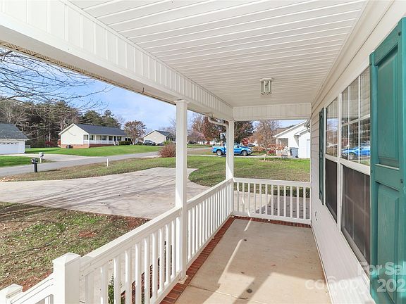 4th image of 161 Westscott Dr