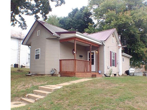 2nd image of 536 W Brown St