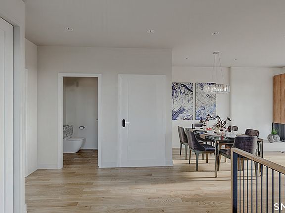 3rd image of 20 Richmond Hill Road #2