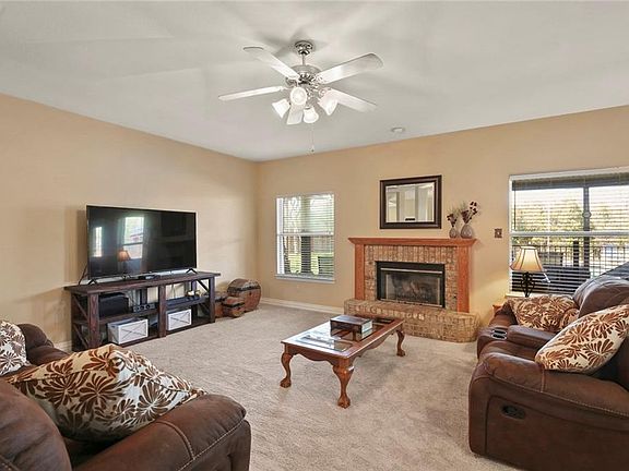 3rd image of 4033 Marigold Dr