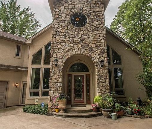 2nd image of 5000 Valley Woods Dr