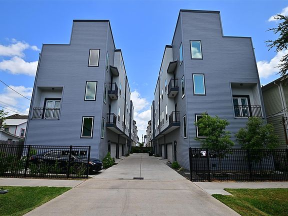 3rd image of 1117 W 16th St #C