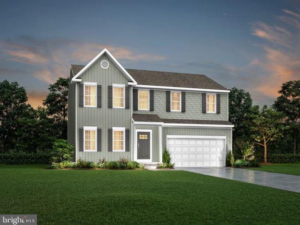 2 Huntwell West Ave, Ranson, WV 25438