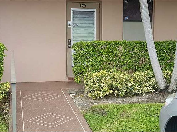 2nd image of 10402 Sunrise Lakes Blvd APT 105
