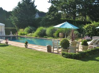 220 Lewis St, Southampton, NY 11968