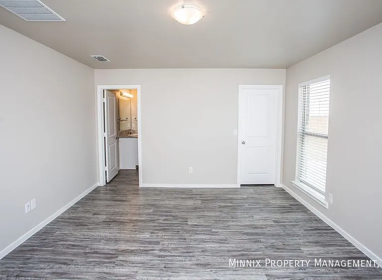 921 Tulane St — Photo 15