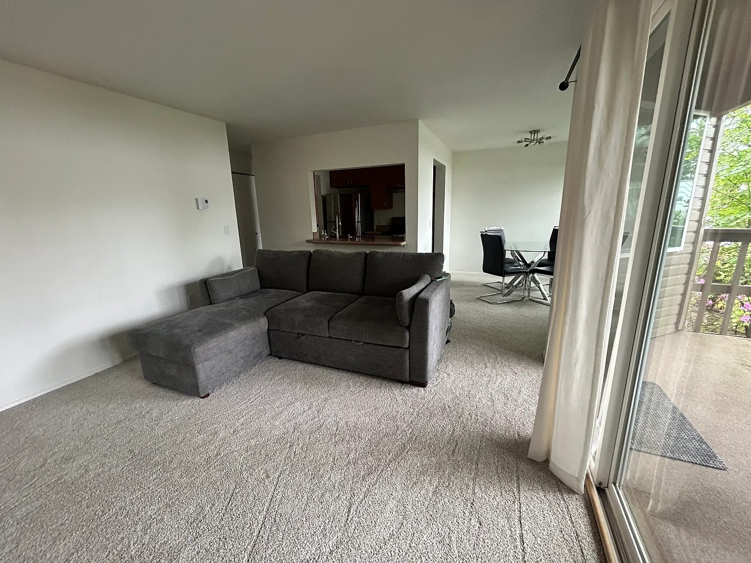 2 bed, 857 sqft, $2,600 — Photo 3
