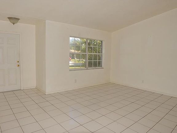 3rd image of 18227 Ackerman Ave