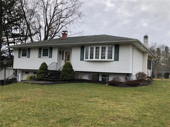18 DeHalve Maen Drive, Stony Point, NY 10980