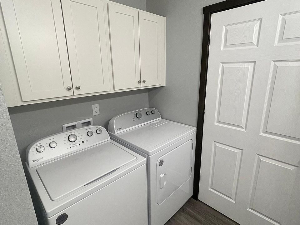 251 N 4th Ave Eldridge IA Zillow