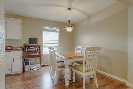 Eat-In Kitchen