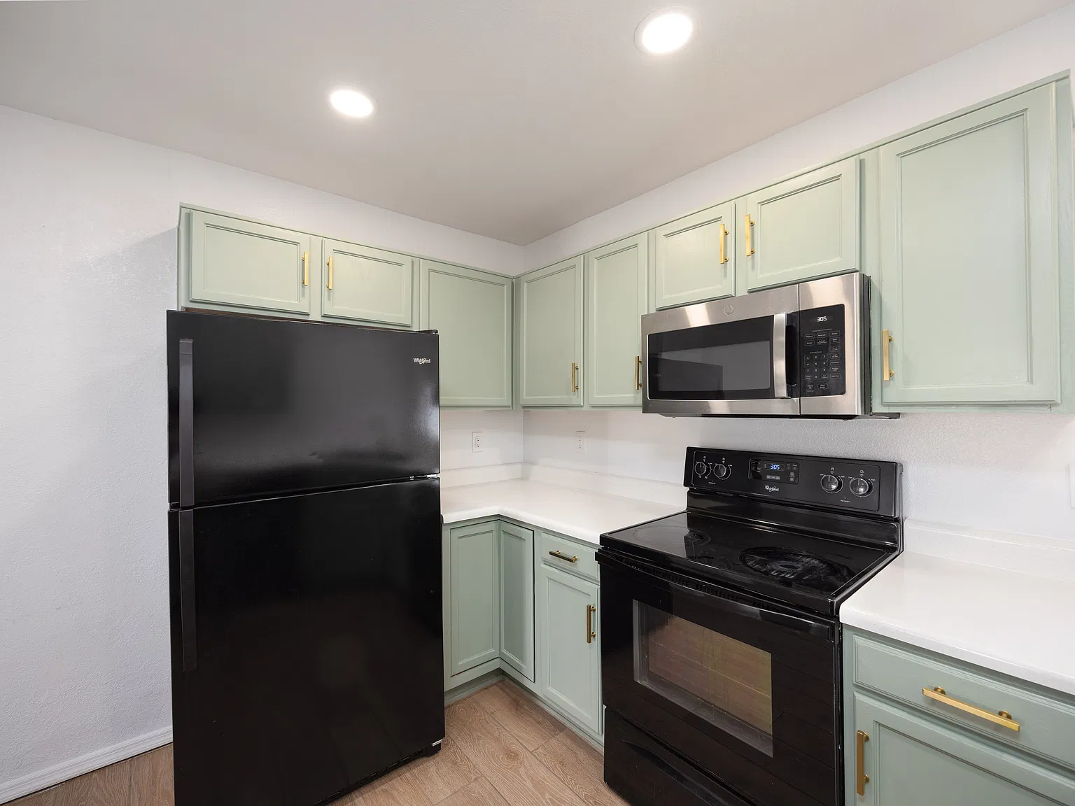 2 bed, 1155 sqft, $1,649 — Photo 4