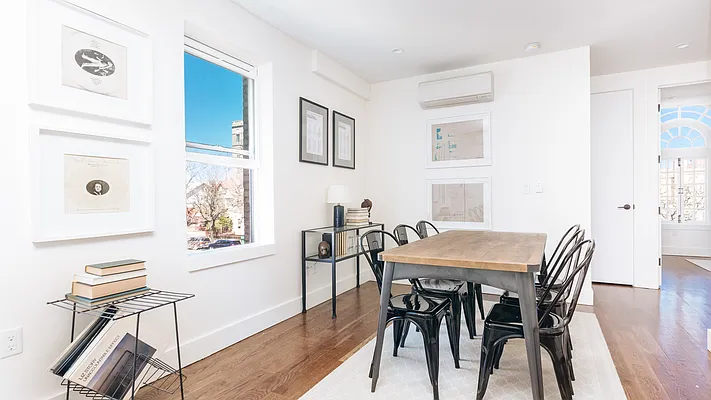 Rented by Nooklyn NYC LLC | media 51