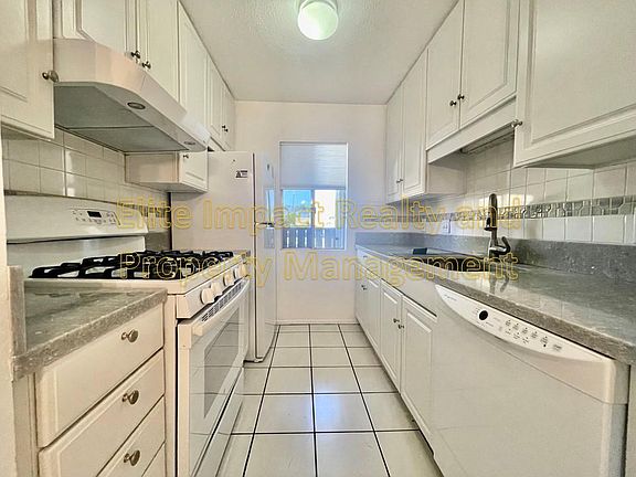 5th image of 816 S Langley Ave Unit 103