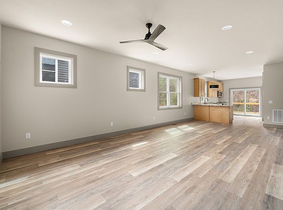 4th image of 229 Edgewood Rd S