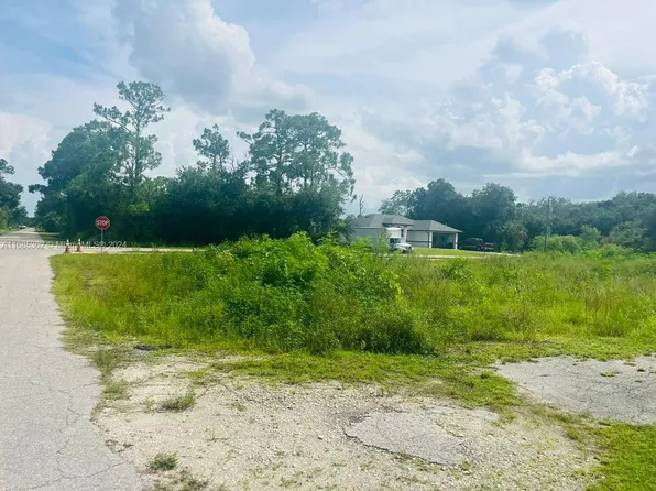 805 E 6th St, Lehigh Acres, FL 33972