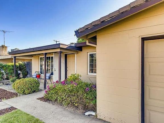 2nd image of 5112 Cabrillo Way