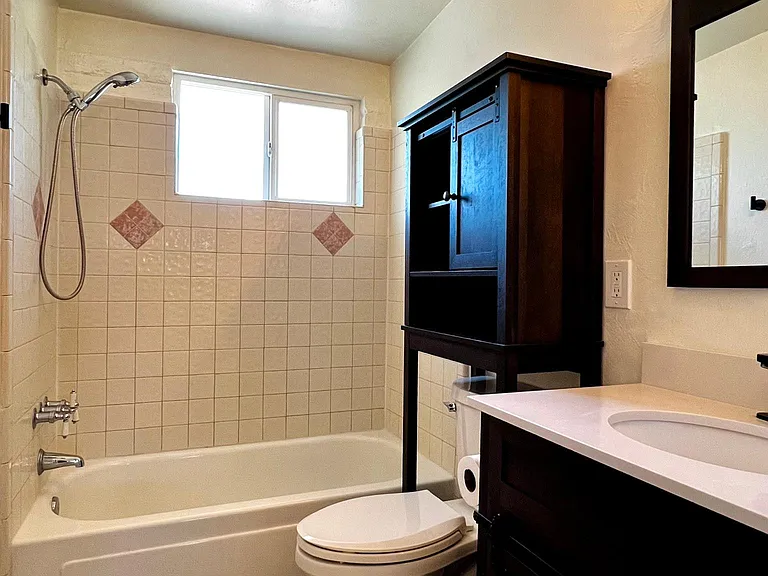 8024 E Victoria Dr — Photo 14
