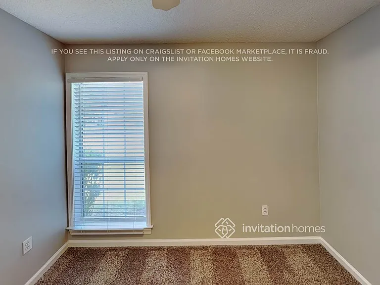 400 Chamberlain Dr — Photo 12