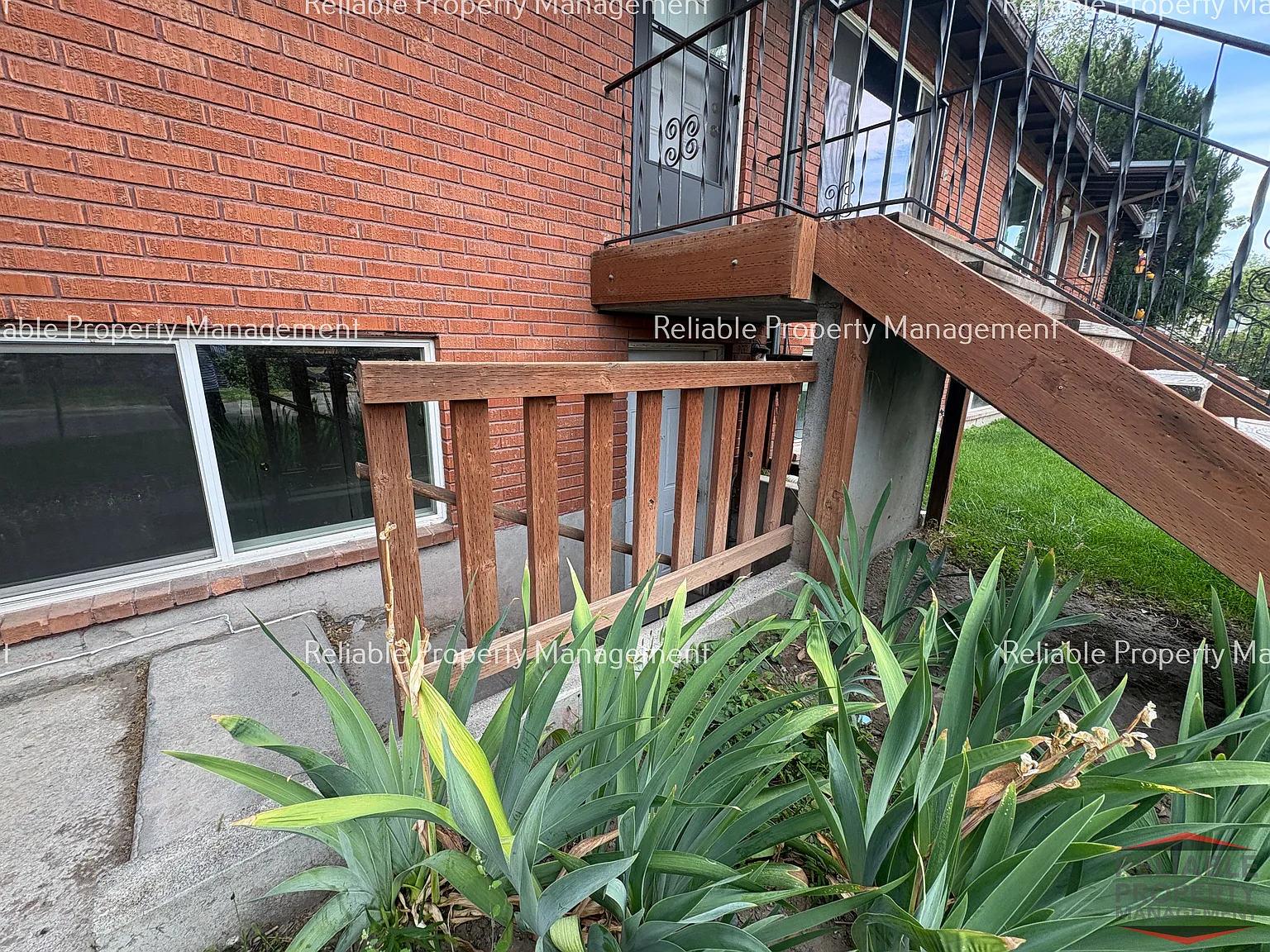 2 bed, $750 — Photo 2