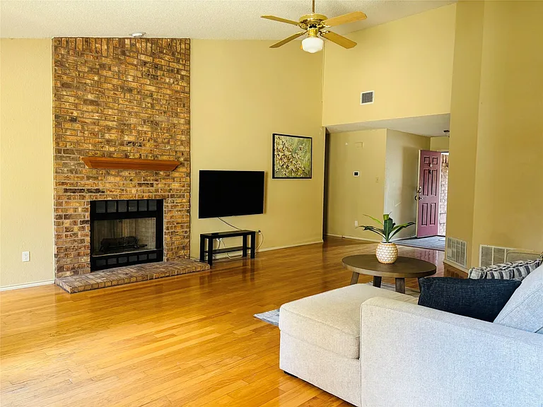 7806 Taranto Dr — Photo 9