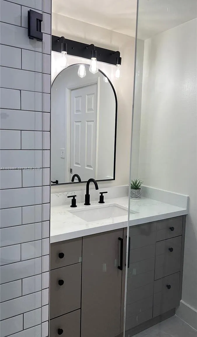 El-Ad Nob Hill Condo — Photo 3