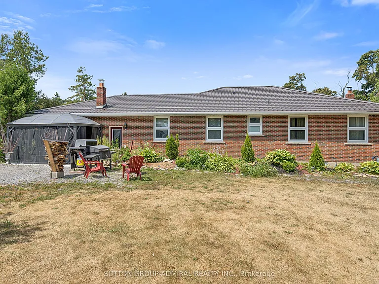 499 York St #UPPER — Photo 5