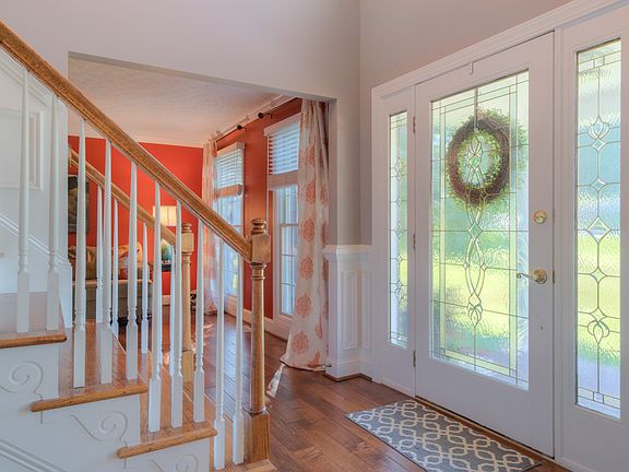 4th image of 903 Jordan Ave