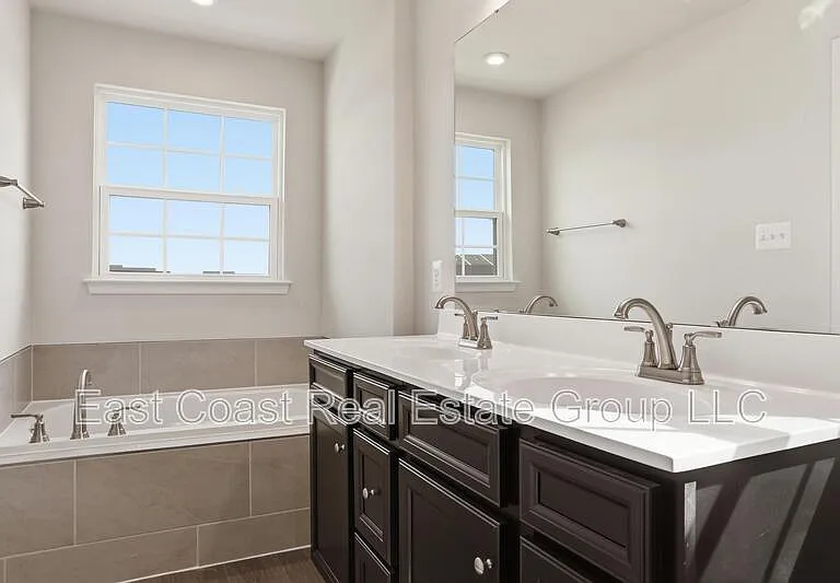 105 Dripping Spring Dr — Photo 29