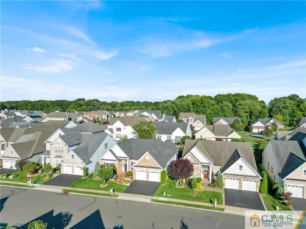 100 Riviera Dr, Monroe Township, NJ 08831