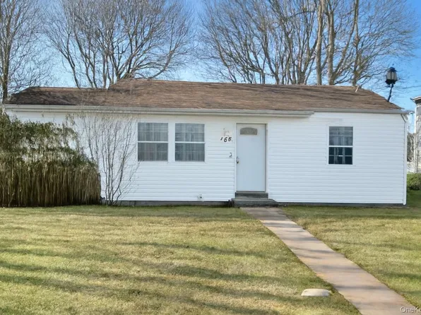 656 Post Avenue, Bellport, NY 11713