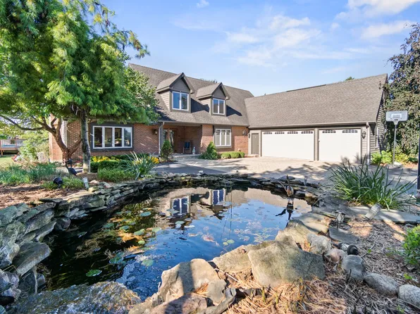 25840 N Graclyn Ct, Barrington, IL 60010