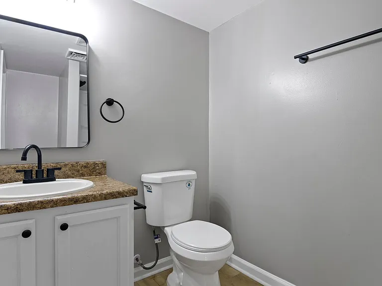 The Riverside Apartment Homes — Photo 25