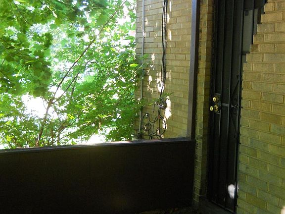 4th image of 1053 Delia Ave