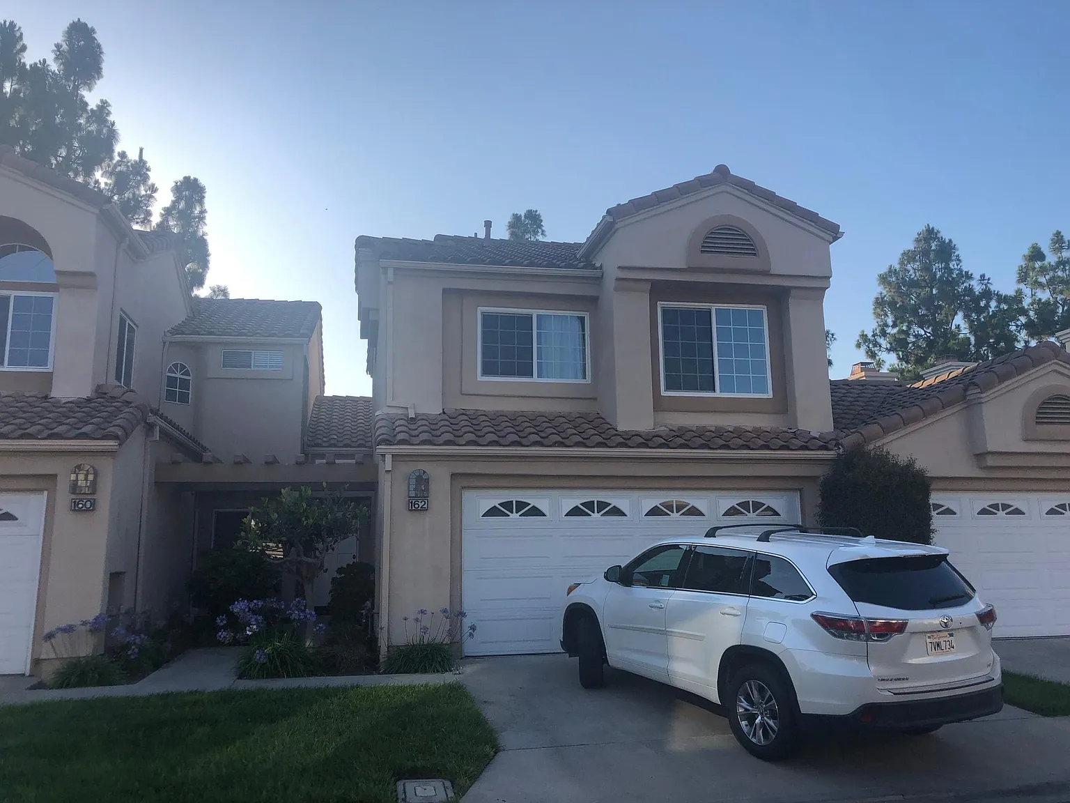 3 bed, 2.5 bath, 1407 sqft, $3,900 — Photo 2