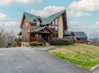 3329 Grouse Ridge Ln, Sevierville, TN 37862