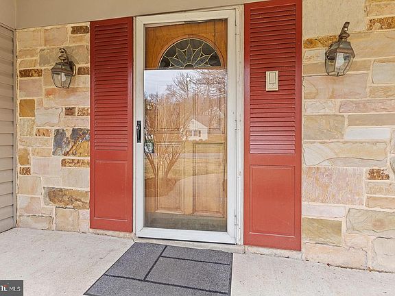 3rd image of 12505 Cedarbrook Ln