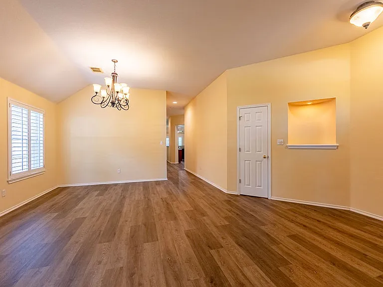 7414 W Magic Mountain Ln — Photo 4