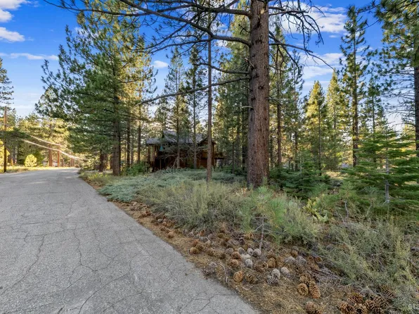 715 Shoshone St, South Lake Tahoe, CA 96150