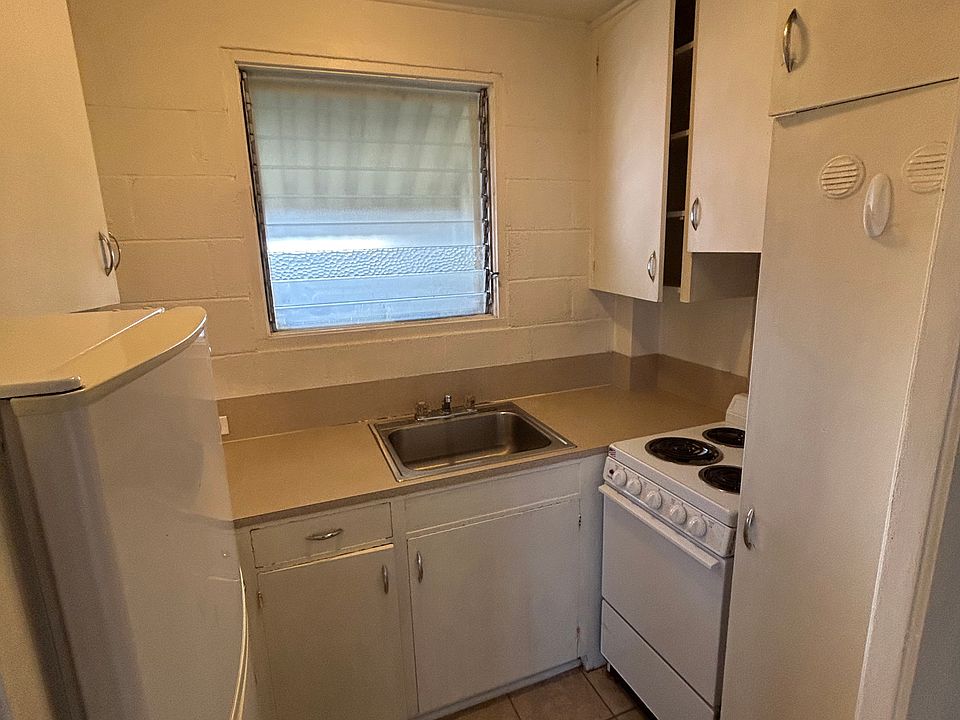 2nd image of 1413 Ward Ave #A