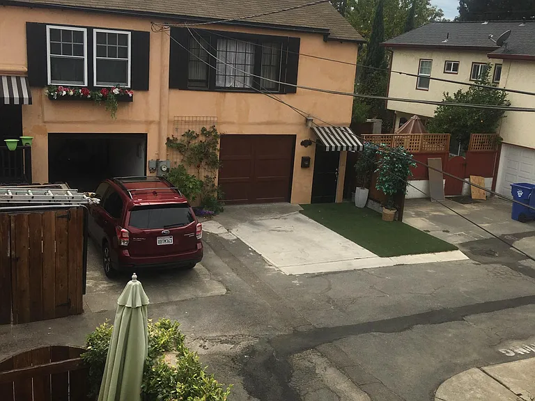 Elm St — Photo 2