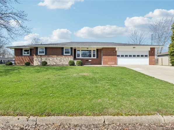 432 35th St SW, Barberton, OH 44203