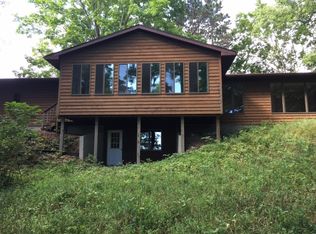 423 E Quarterline Rd, Newaygo, MI 49337