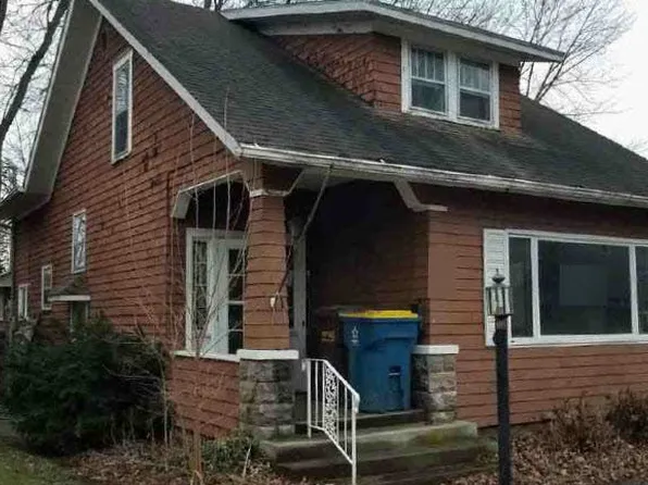 222 E South St, Bluffton, IN 46714