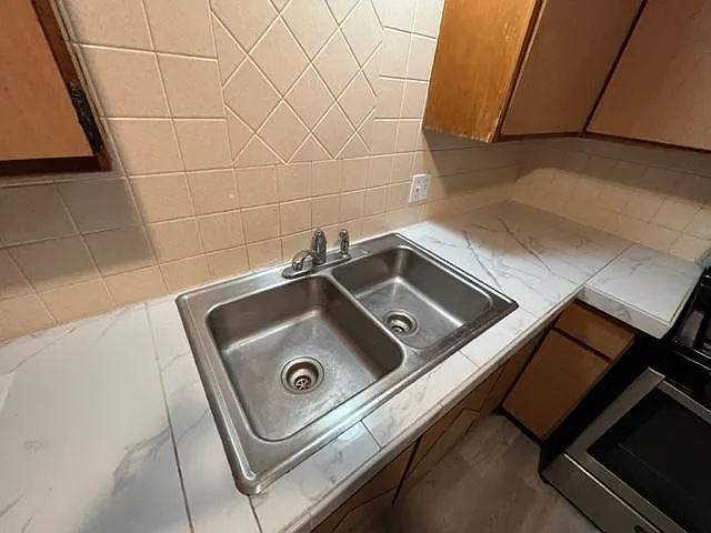 1263 Anna Ave — Photo 9