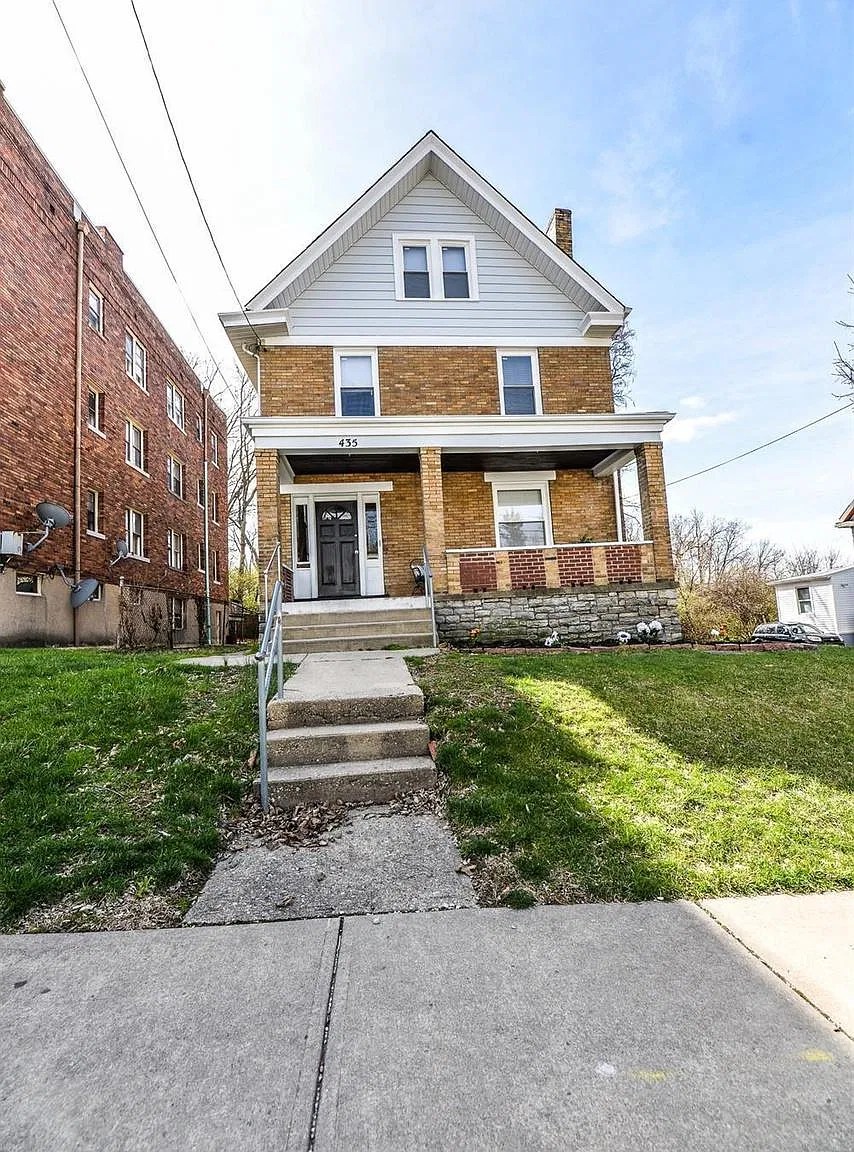 6 bed, 2456 sqft, $3,900 — Photo 1