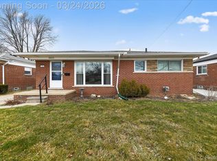 18053 Airport Rd, Fraser, MI 48026