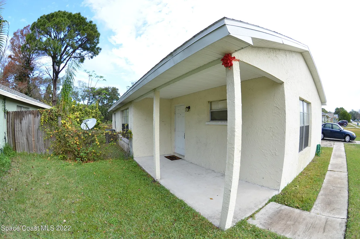 Building Photo - 2912 Pembroke Rd
