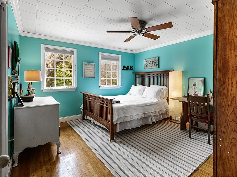 379 Ferry Rd — Photo 12