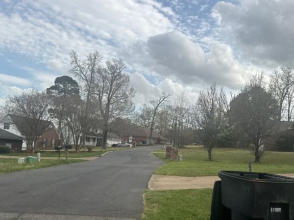 5th image of 3614 Lakeside Dr
